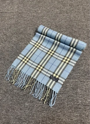 Écharpe Burberry bleu clair à carreaux, brand: Burberry, condition: Very good, €34.00, €36.40 includes Buyer Protection