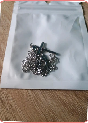 Petit croix religion croyance avec sa chaîne couleur argent métal idéal baptême, brand: Religion, condition: New without tags, €4.60, €5.53 includes Buyer Protection