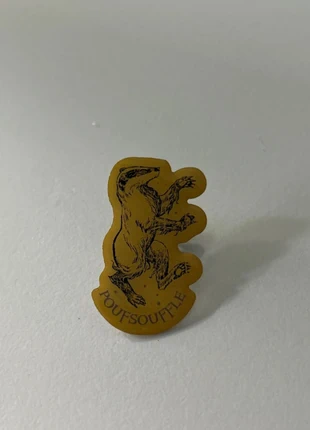 Broche Poufsousffle Harry Potter Hogwarts / très bon état / envoie rapide et soigner, marque: Harry Potter, état: Très bon état, 3,50 €, 4,38 € Protection acheteurs incluse