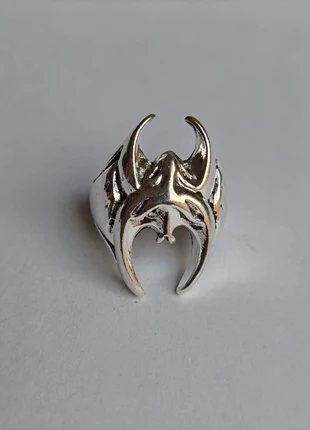 🦇 Bague Argentée Ailée Style Démon – Design Gothique et Original – Bijou Rock pour Homme 🦇, condition: New without tags, size: 21 mm Ø, €7.60, €8.68 includes Buyer Protection