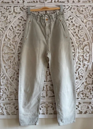 Jean mom taille haute crème Zara 36, brand: Zara, condizioni: Ottime, taglia: S / IT 40 / EU 36, €10.00, €11.20 include la Protezione acquisti