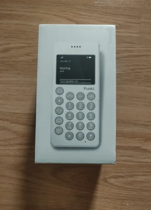 Punkt M01. Minimal mobile 5.5x11.5 cm only, merk: punkt, staat: Heel goed, € 50,00, € 53,20 inclusief Kopersbescherming