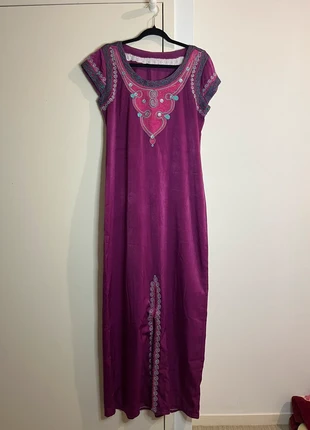 Robe longue fluide fuchsia brodée orientale t.36, marque: Inconnu, état: Neuf sans étiquette, taille: S / 36 / 8, 4,00 €, 4,90 € Protection acheteurs incluse