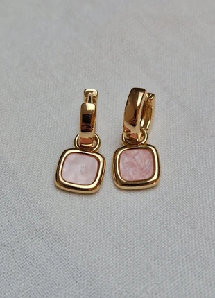 Gouden 14K Goldplated Oorbellen Klassiek Nieuw met roze hars, merk: My Jewellery, staat: Nieuw zonder prijskaartje, € 8,50, € 9,63 inclusief Kopersbescherming