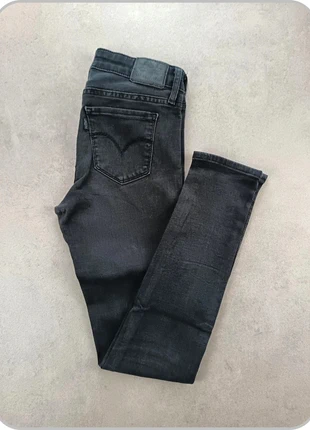 Pantalon Jean Levi's 711 / taille standard coupe skinny / noir taille 36 FR femme, marke: Levi's, zustand: Sehr gut, größe: S / 36 / 8, 14,00 €, 15,40 € beinhaltet Vinted-Käuferschutz Pro