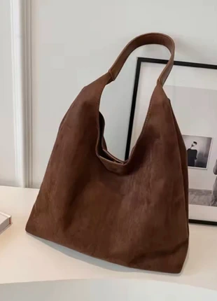 Sac à main, besace, neuf, daim, marron clair, marque: Boutique De La Femme, état: Très bon état, 21,00 €, 22,75 € Protection acheteurs (Pro) incluse
