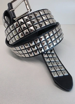 Ceinture noire punk rock 110 cm cloutée 21, marque: ROCK PUNK METAL, état: Très bon état, taille: 110 cm, 14,00 €, 15,40 € Protection acheteurs (Pro) incluse