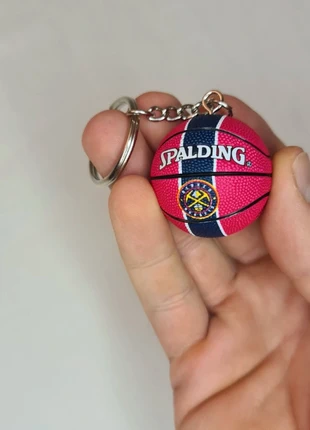 Porte-clés basket NBA Denver Nuggets Spalding – logo ballon, fan, cadeau, goodies, collector, marke: Porte Clè Denver Nuggets, zustand: Neu, mit Etikett, 5,87 €, 6,86 € beinhaltet Vinted-Käuferschutz Pro