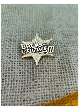 Pin’s rare Retour vers le futur III – Forme étoile – Film culte – Très bon état, condition: Very good, €20.00, €21.70 includes Buyer Protection