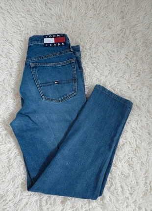 Vendo Jeans Tommy Hilfiger Denim - Modello Mom Jeans / Slim, marque: Tommy Hilfiger, état: Très bon état, taille: M / 38 / 10, 29,99 €, 32,19 € Protection acheteurs incluse