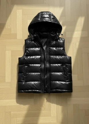 Gilet sans manches noir avec capuche taille M, marque: rize, état: Très bon état, taille: M, 87,00 €, 92,05 € Protection acheteurs incluse