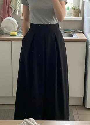Jupe longue noire plissée élégante style minimaliste chic, Taille S, brand: Meline Studio, condizioni: Ottime, taglia: S / IT 40 / EU 36, €29.90, €32.10 include la Protezione acquisti Pro
