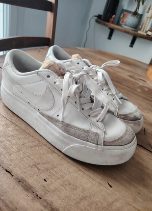 Nike blazer low platforme 38, marca: Nike, estado: Bom, tamanho: 38, €4.00, €4.90 inclui Proteção do Comprador