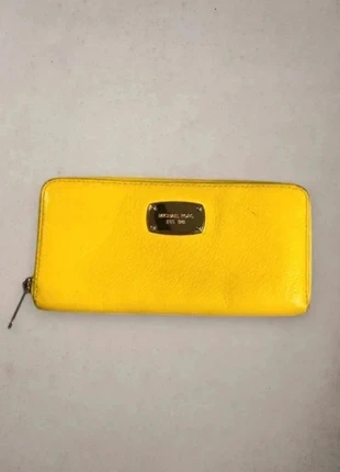 Portefeuille Michael Kors Jaune Ziparound Cuir Grainé Plaque Dorée Logo USA Style, brand: Michael Kors, condition: Very good, €20.00, €21.70 includes Buyer Protection