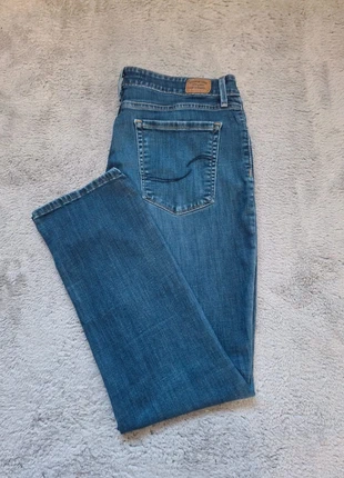 Jean levis - Mid rise slim / W32L30, brand: Levi's, condition: Very good, size: XL / 42 / 14, €20.00, €21.70 includes Buyer Protection
