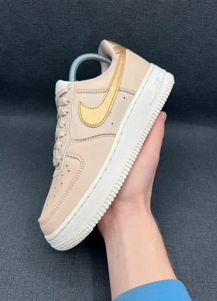 Nike Air Force 1 Low beige et or cuir 36 (is2814), marque: Nike, état: Très bon état, taille: 36, 65,00 €, 68,95 € Protection acheteurs (Pro) incluse