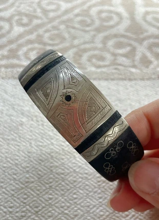 Bracelet manchette tribal touareg vintage en bois d’ébène et argent sculpté, marke: Artisanat touareg argent, zustand: Sehr gut, 63,00 €, 66,85 € inklusive Vinted-Käuferschutz