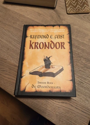 Raymond E. Feist - Krondor - De moordenaars, staat: Heel goed, € 5,00, € 5,95 inclusief Kopersbescherming