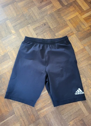 Magnifique short de sport Adidas taille S Ref 19IT347, marque: adidas, état: Très bon état, taille: S, 8,00 €, 9,10 € Protection acheteurs incluse