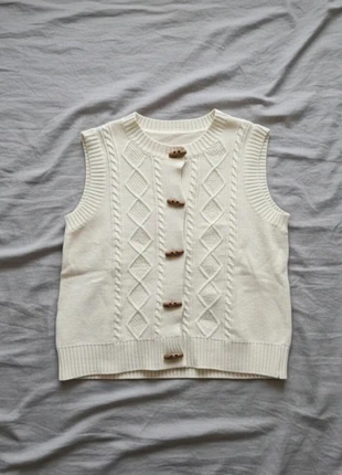 Gilet Sans Manches Écru effet Tricot Câble Boutons Bois Style Vintage Cottagecore, marque: Vintage Dressing, état: Très bon état, taille: M / 38 / 10, 39,99 €, 42,69 € Protection acheteurs incluse