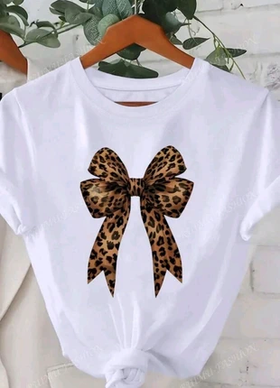 Sublime tee-shirt décontracté chic se porte droit ou noué, brand: Perline, condizioni: Nuovo con cartellino, taglia: L / IT 44 / EU 40, €14.99, €16.44 include la Protezione acquisti