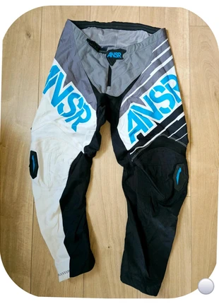 Pantalon Answer Racing Syncron 2014 blanc/gris/bleu taille 32 – Collector, merk: Ansr, staat: Heel goed, maat: L, € 44,00, € 46,90 inclusief Kopersbescherming Pro