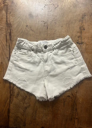 Vaqueros cortos blancos Niña, marca: Zara, estado: Satisfatório, tamanho: 7 anos / 122 cm, €3.00, €3.85 inclui Proteção do Comprador