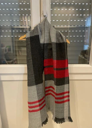 Sciarpa, marque: Stradivarius, état: Neuf sans étiquette, 4,00 €, 4,90 € Protection acheteurs incluse