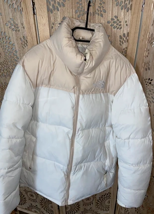 Doudoune The North Face beige/blanc cassé, merk: The North Face, staat: Nieuw zonder prijskaartje, maat: M, € 75,00, € 79,45 inclusief Kopersbescherming