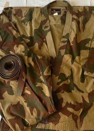 GI kimono per arti marziali (BJJ/Karate) mimetico, brand: Kimono, condizioni: Buone, taglia: XL, €40.00, €42.70 include la Protezione acquisti