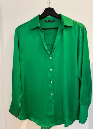 Chemise satin verte, marca: Zara, estado: Muy bueno, tamaño: XS / 34 / 6, 8,00 €, 9,10 € Protección al comprador incluida