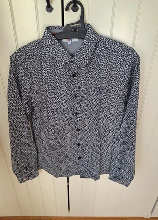 Mooi hemd, merk: Fish & Chips, staat: Heel goed, maat: 12 jaar / 152 cm, € 4,00, € 4,90 inclusief Kopersbescherming