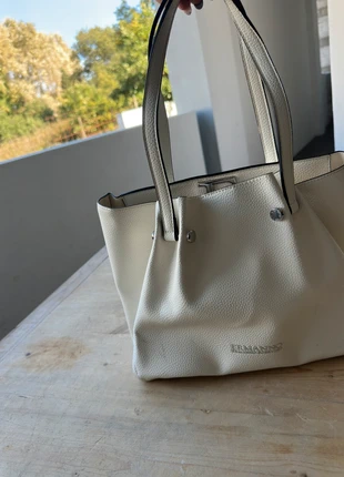 Borsa a spalla Large Giovanna di Ermanno Scervino,ecopelle martellata color crema, brand: Ermanno Scervino, condizioni: Ottime, €20.00, €21.70 include la Protezione acquisti