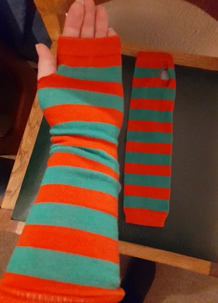 Red/green striped fingerless gloves, condition: New without tags, size: One size, £2.10, £2.91 includes Buyer Protection