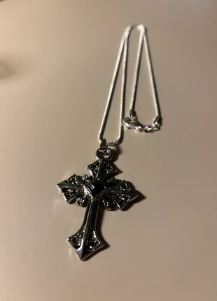 Ketting met kruis, merk: Alternative, staat: Nieuw zonder prijskaartje, € 8,95, € 10,10 inclusief Kopersbescherming