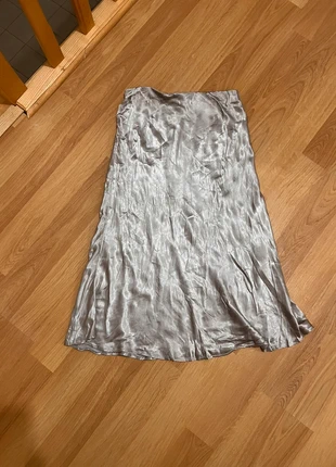 Jupe mi long effet satin, marque: H&M, état: Très bon état, taille: M / 38 / 10, 2,50 €, 3,33 € Protection acheteurs incluse
