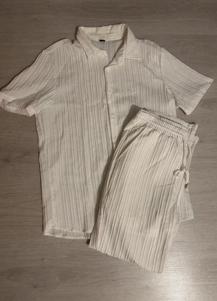 ensemble Shein été M (chemise et pantalon fluide blanc cassé chic), marke: Shein, zustand: Neu, größe: M, 10,00 €, 11,20 € inklusive Vinted-Käuferschutz