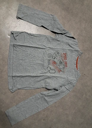 haut tee shirt manches longeus garcon 10 ans, brand: Kiabi, condizioni: Ottime, taglia: 10 anni / 140 cm, €2.50, €3.33 include la Protezione acquisti Pro