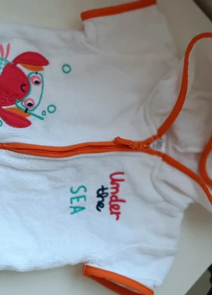 Albornoz de bebé. Talla 6-12 meses, marque: El Corte Inglés, état: Neuf avec étiquette, 6,00 €, 7,00 € Protection acheteurs incluse