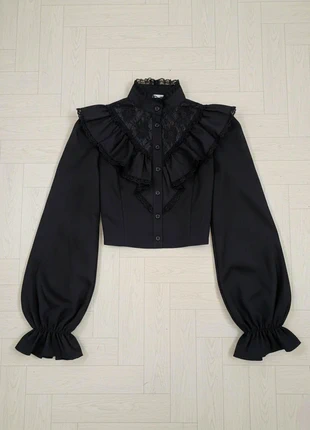 Blouse gothique femme à dentelle et col droit, manches longues, haut boutonné spécial Halloween, brand: Vintage Dressing, condizioni: Ottime, taglia: S / IT 40 / EU 36, €30.00, €32.20 include la Protezione acquisti