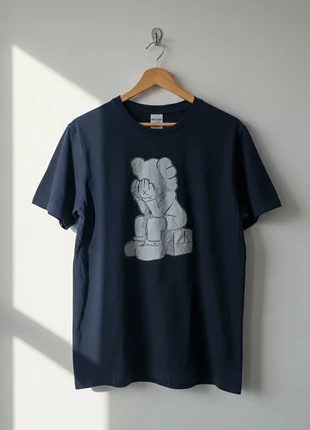 Tee Kaws - L, marca: Kaws, estado: Novo sem etiquetas, tamanho: L, €20.00, €21.70 inclui Proteção do Comprador