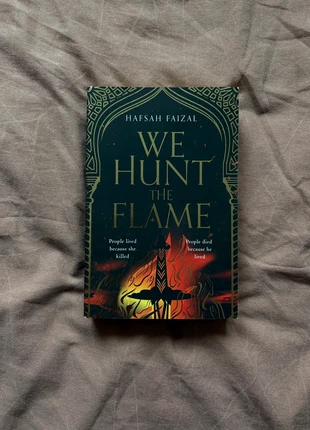 We Hunt The Flame book, staat: Heel goed, € 6,00, € 7,00 inclusief Kopersbescherming