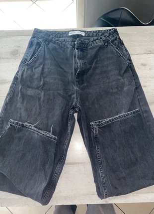 Jeans baggy noir distressed, marque: Bershka, état: Très bon état, taille: XL, 12,00 €, 13,30 € Protection acheteurs incluse