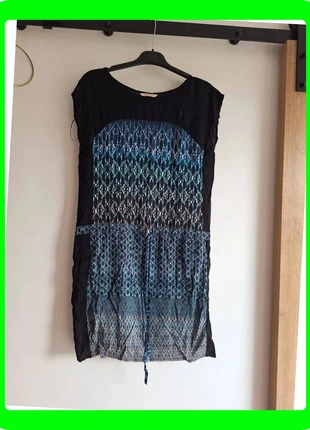 28. Robe noire à motifs bleus Camaïeu, brand: Camaïeu, condition: Very good, size: M / 38 / 10, €6.00, €7.00 includes Buyer Protection Pro