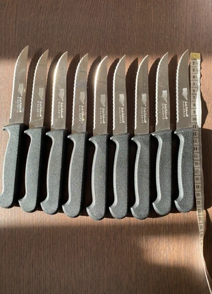 Lot de 9 couteaux qualité professionnelle, brand: qualité professionnelle, condizioni: Nuovo senza cartellino, €10.00, €11.20 include la Protezione acquisti