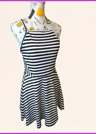 Robe rayée noir et blanc fine bretelles - marques H&M - taille 40 - très bon état, merk: H&M, staat: Goed, maat: L / 40 / 12, € 3,00, € 3,85 inclusief Kopersbescherming