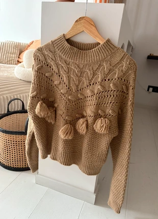 Pull en laine et pompons Mango, marque: Mango, état: Très bon état, taille: XS / 34 / 6, 15,00 €, 16,45 € Protection acheteurs incluse