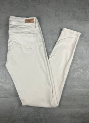 jean Levi’s W24 FR34 blanc vintage femme women White 4839, marke: Levi's, zustand: Sehr gut, größe: XS / 34 / 6, 14,00 €, 15,40 € beinhaltet Vinted-Käuferschutz Pro