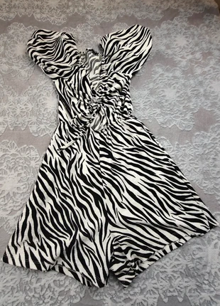 Combishort zébrée KIABI – Taille S – Bon état, brand: Kiabi, condizioni: Buone, taglia: S / IT 40 / EU 36, €3.00, €3.85 include la Protezione acquisti