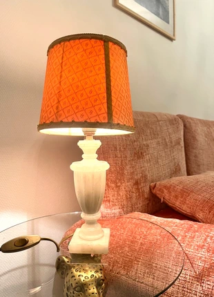 Vintage marble lamp with retro orange shade, marque: Vintage Chic, état: Satisfaisant, 25,00 €, 26,95 € Protection acheteurs incluse